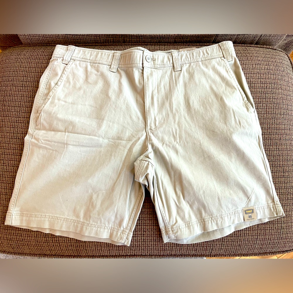 Foundry Mens Flat Front Casual Shorts Khaki Beige Sz 46 - NWT!